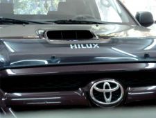 Deflector para Hilux 05+ con toma de aire