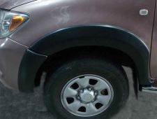 Fenders Hilux 05+